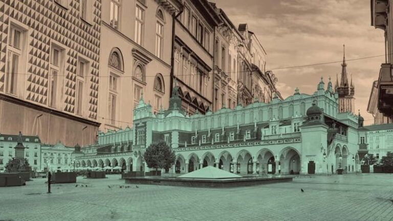 Krakow: Old Town Private Guided Tour & Basilica Entry - A Walk Through Krakow’s Historic Heart