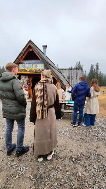 Krakow: Zakopane Tour with Funicular Ride and Cheese Tasting - Visiting Chochoów: A Snapshot of Polish Mountain Life