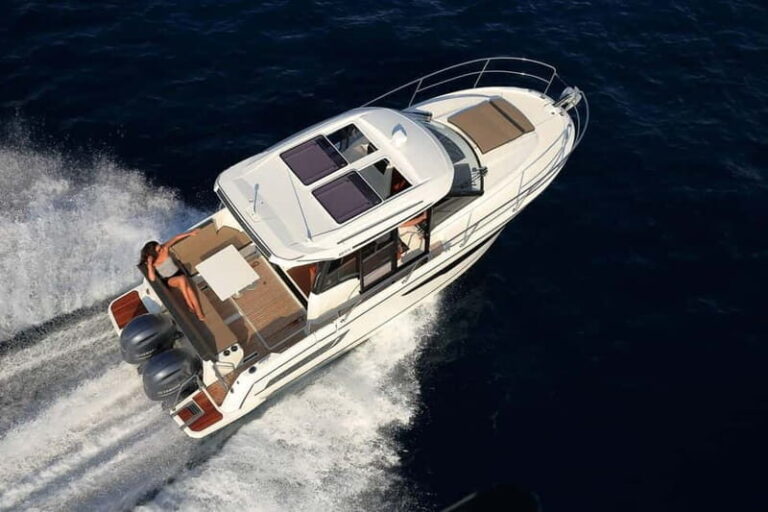 Krk: Rent a boat Merry Fisher 895 - Why Choose the Merry Fisher 895 in Krk? A Close Look