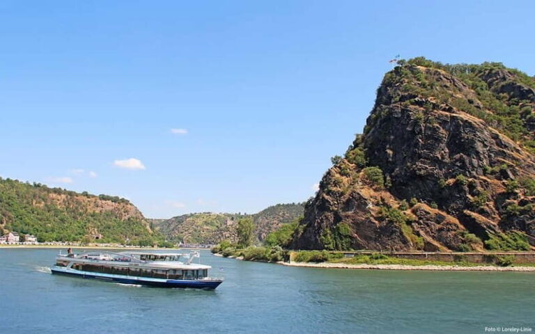 Kultour: Rhein-Schifffahrt und Loreley-Führung - An Authentic and Well-Balanced Rhine Experience