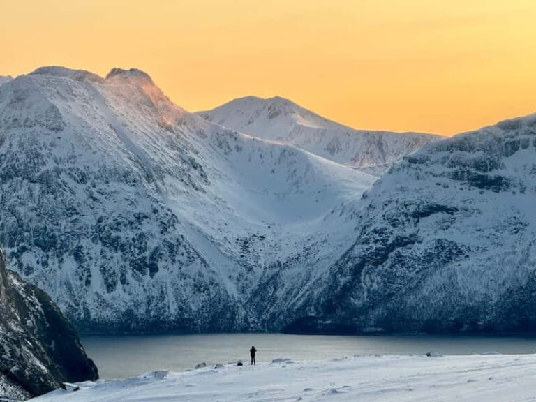 Kvaløya Island: Photography Tour with Snacks - Breakdown of the Itinerary