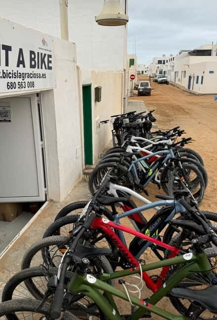 La Graciosa: Rent your ELECTRIC BIKE and explore the island at your own pace. - Practical Details and Tips