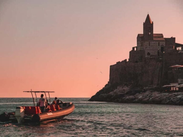 La Spezia: Cinque Terre Sunset Boat Tour with Appetizers - The Itinerary in Detail