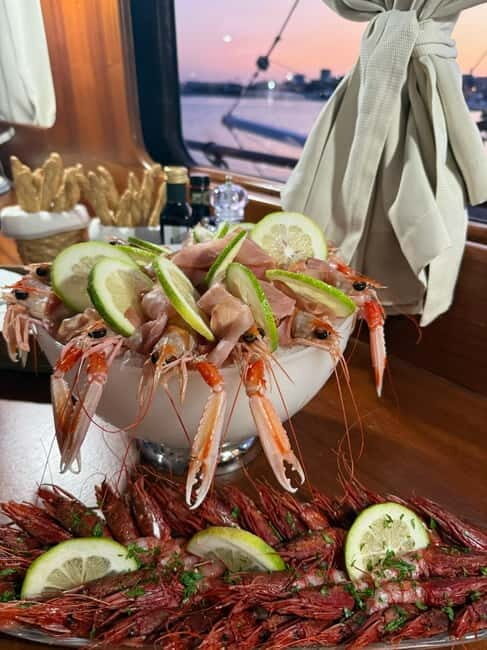 Lampedusa: Dinner on a gulet - An In-Depth Look at the Gulet Dinner Experience