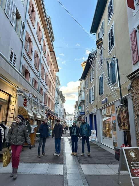 Lausanne: Walking Tour with Chocolate Tastings & Metro - Key Points