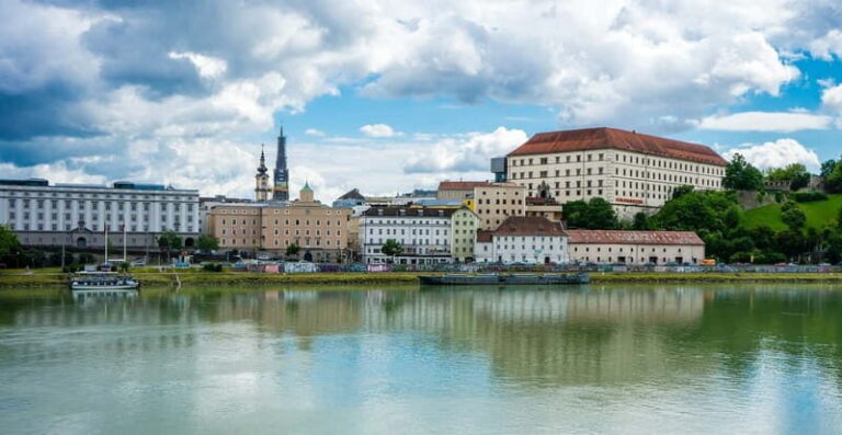 Linz: Private History Tour with a Linzer Cake Tasting - Why Choose This Tour?