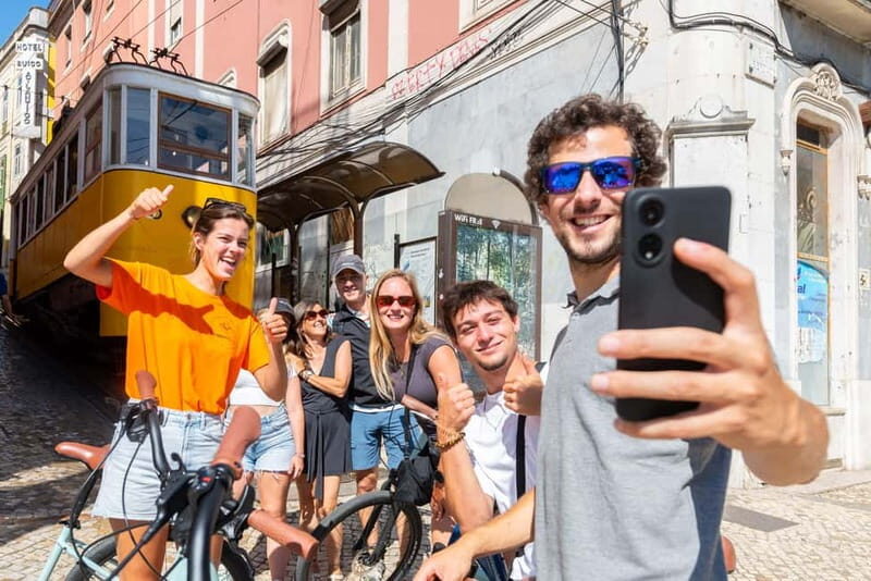 Lisbon: Bike Tour from Lisbon to Belém + Liquor & Pastry