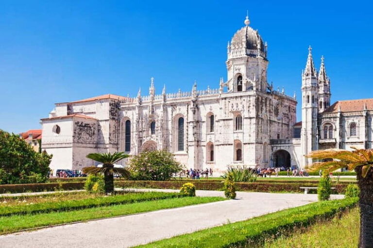 Lisbon: Historic City Tour by Tuk-Tuk - Why Choose a Tuk-Tuk Tour?