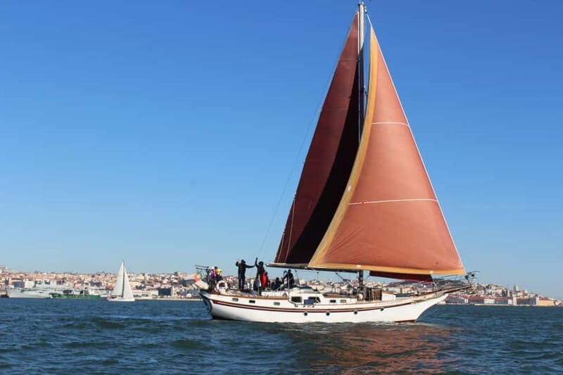 Lisbon: Private cruise on a Vintage Sailboat - Detailed Breakdown of the Itinerary