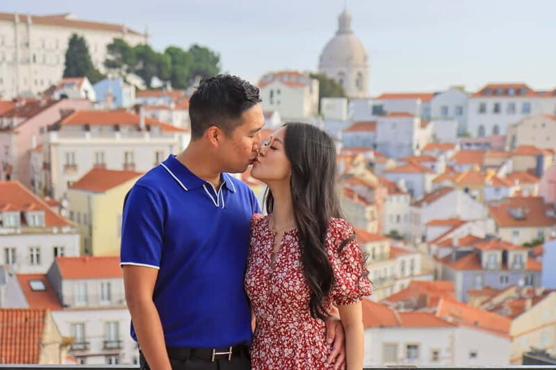 Lisbon: Pro Photoshoot in Alfama, the oldest neighborhood - What’s Included and How It Works