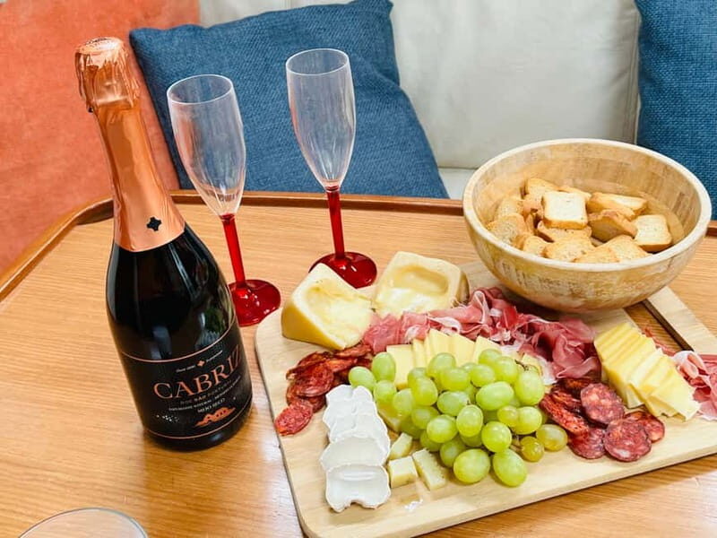 Lisbon: Romantic Cruise with Wine & Portuguese Tapas - Detailed Itinerary Breakdown