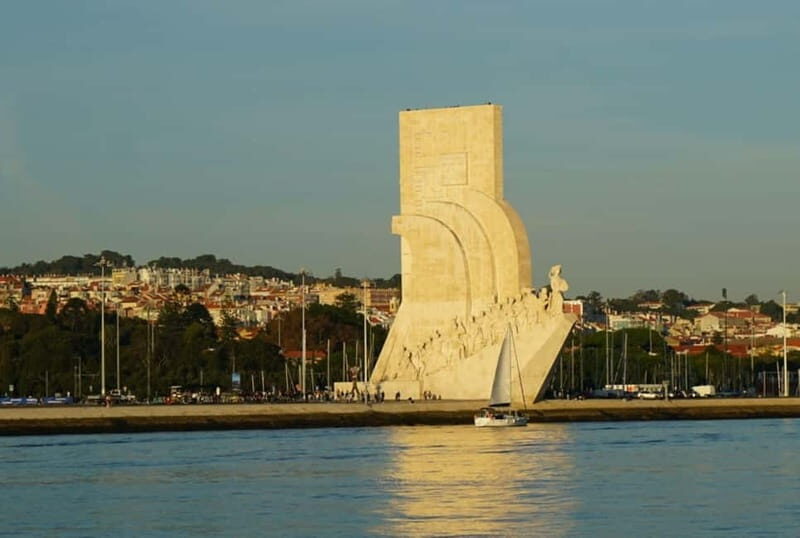 Lisbon: Sailing Boat Tour with Drinks