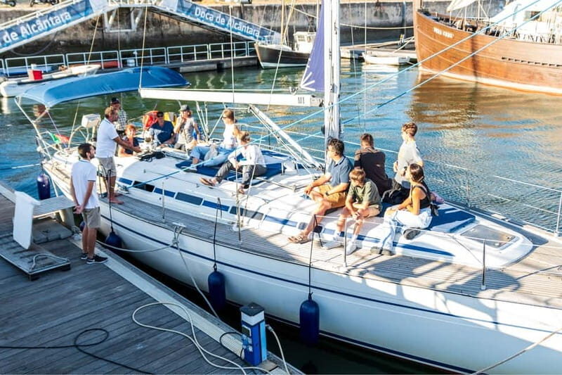 Lisbon: Sunset Sailing Boat Tour with Drinks