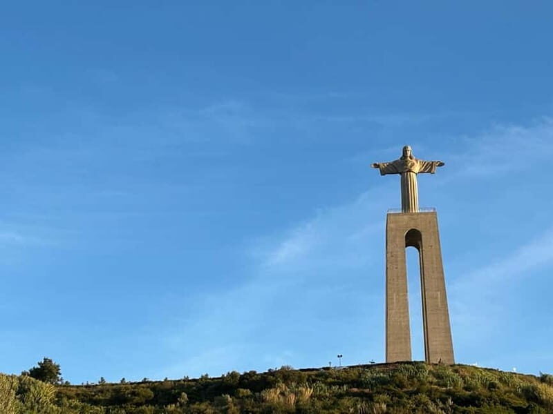 Lisbon: Sunset Sailing with Local Wine & Stunning Views - Exploring Lisbon’s Iconic Waterfront