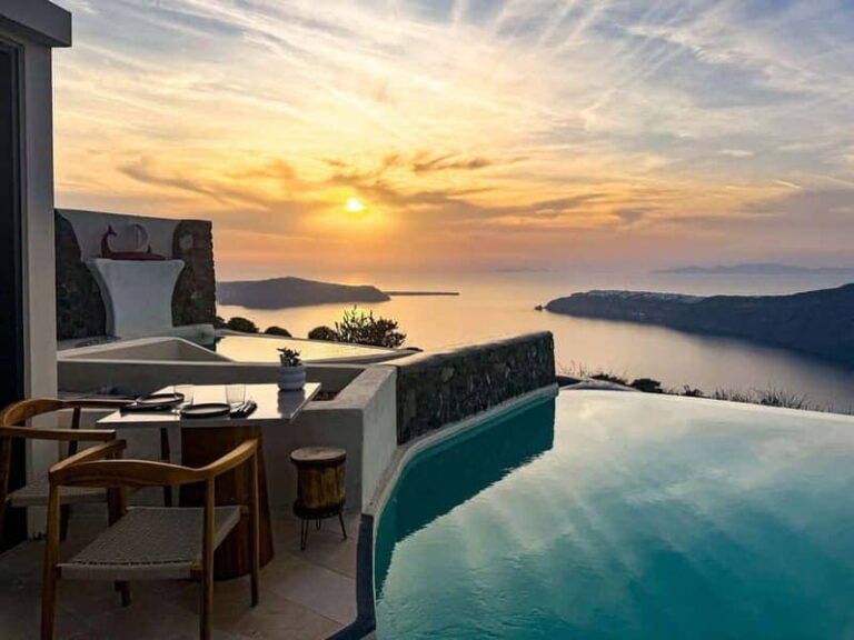 Live Music Dinner with Sunset and Caldera Views - The Experience in Detail