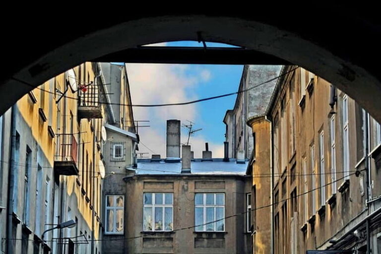 Lodz: Private Guided City Tour - The Experience and Practicalities