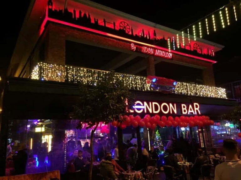 London Bar Meetup: Entry, Safe Original Drink & Transfer - Who Will Love This Tour?