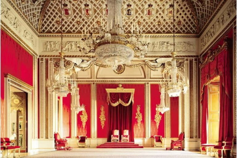 London: Buckingham Palace and Tea at Royal Horseguards Hotel - Final Thoughts: Who Is This Tour Best For?
