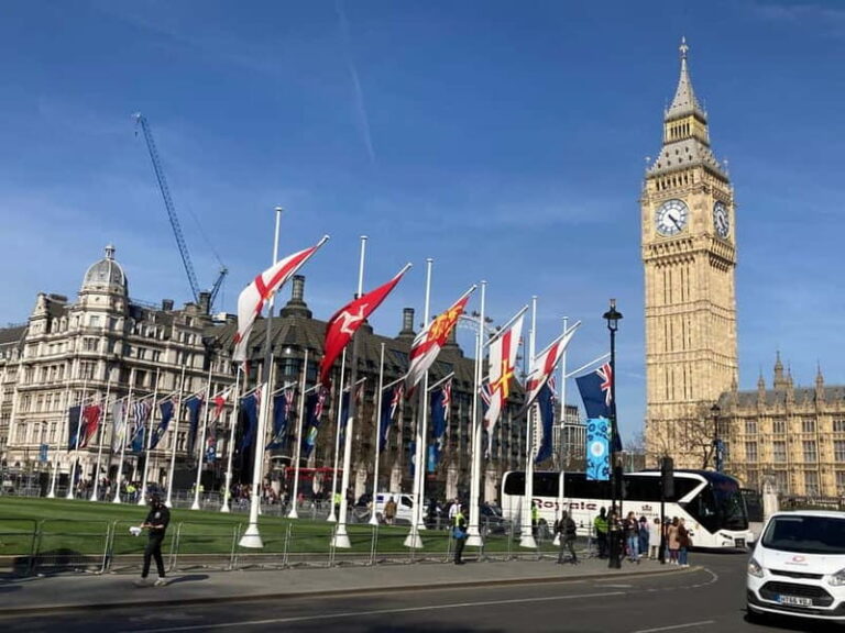 London: Buckingham Palace & Royal City Walking Tour - A Walk Through Londons Royal and Political Heart