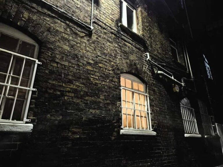 London: Dr Blood's Immersive Jack the Ripper Walking Tour - Is it Worth the Price?