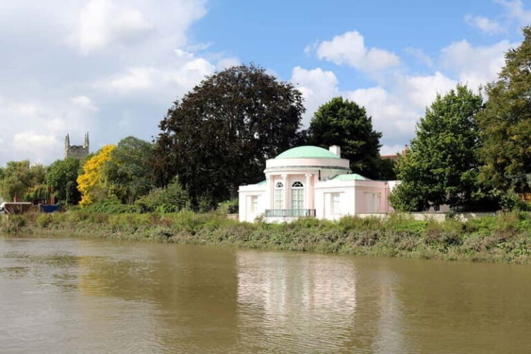 London: Kew to Richmond Court River Thames Cruise - The Experience Provider: WPSA (UPRIVER LTD)