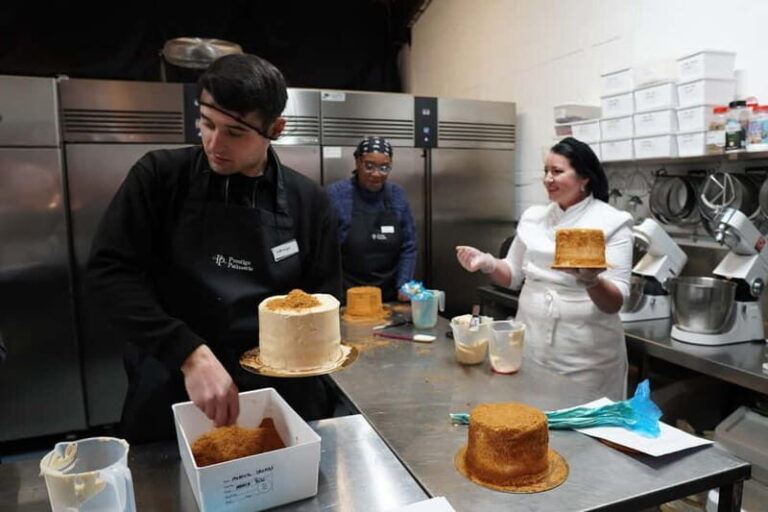 London: Medovik Cake Masterclass with Prosecco - Why This Experience Shines