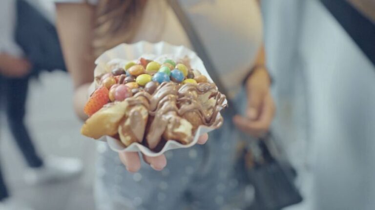 London: Sweet Treats Smartphone Treasure Hunt with Desserts - What Makes This Experience Stand Out?