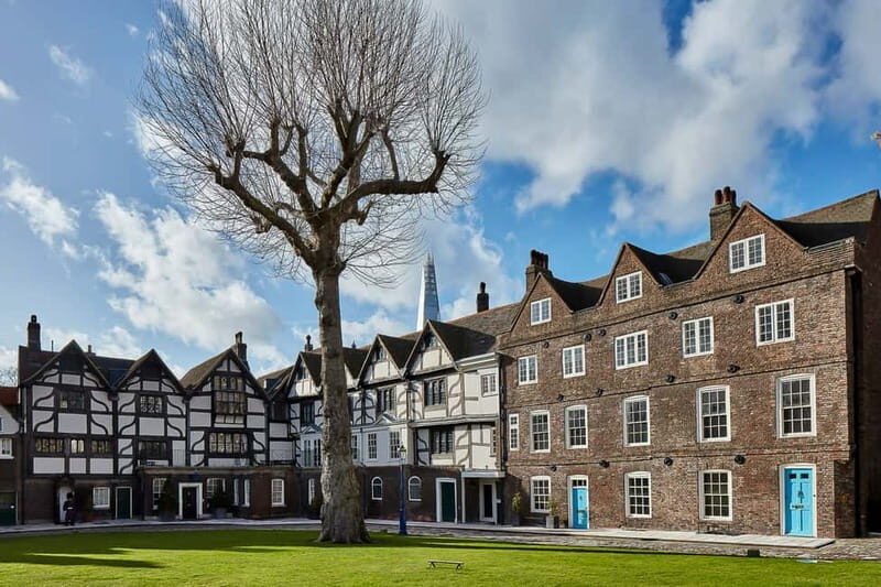 London: Tower of London and Crown Jewels Exhibition Ticket - Pricing and Value