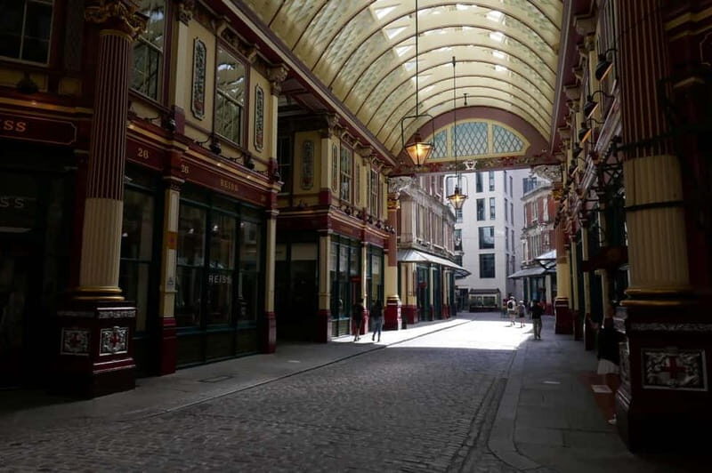 London: Walking Tour of the Secret Square Mile - Hidden Corners and Historic Sites