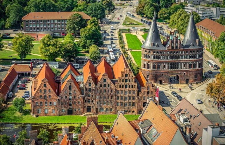 Lübeck: Private Christmas Market Tour - A Festive Walk Through Lübeck’s Christmas Magic