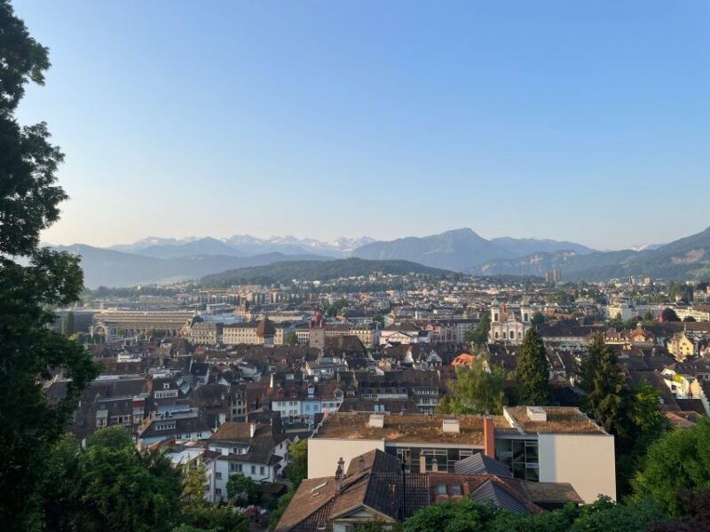 Lucerne: Smartphone walking tour - cool Lucerne old town - Discovering Lucerne’s Old Town Through a Smartphone Tour