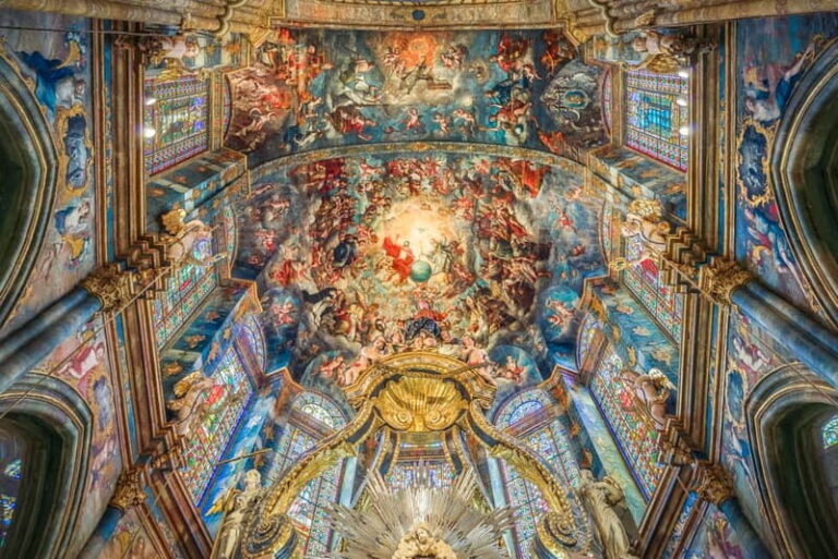 Lugo: St. Mary's Cathedral Guided Tour "Walk in the clouds" - Practical Details and Tips
