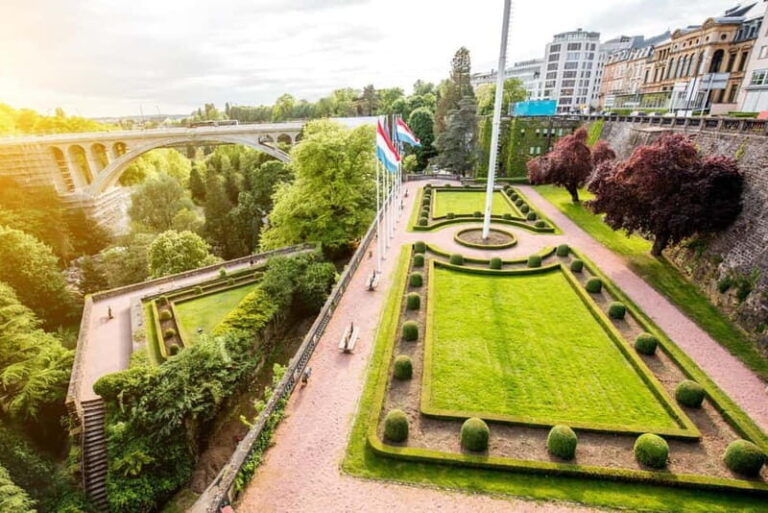 Luxembourg: Intro Walking Tour with a Local - Highlights of the Tour