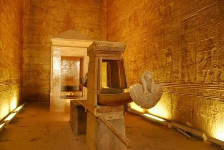 Luxor Day Tour Visit Edfu and Kom Ombo With Transfers - Starting Off: Hotel Pickup & Journey South