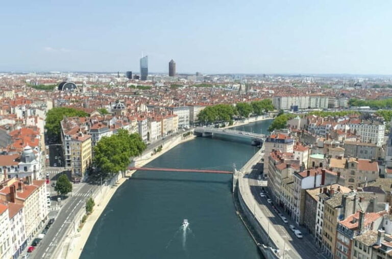 Lyon: from Confluence to Barbe Island by free license boat - The Itinerary: From Confluence to Ile Barbe