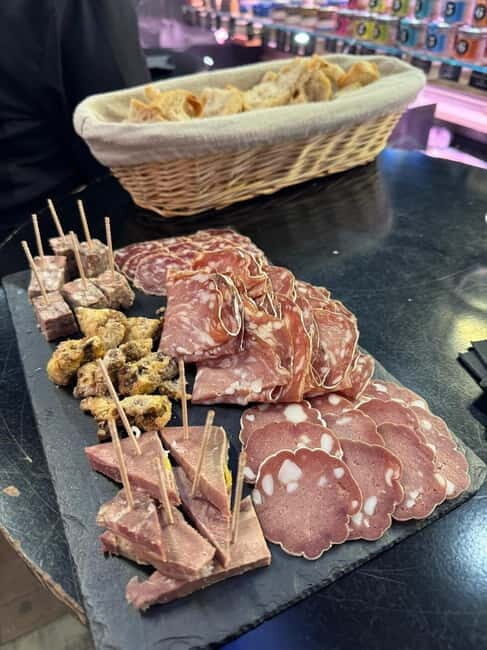 Lyon: Halles Paul Bocuse Lunchtime Food Tour with Tastings - Starting Point and Meeting