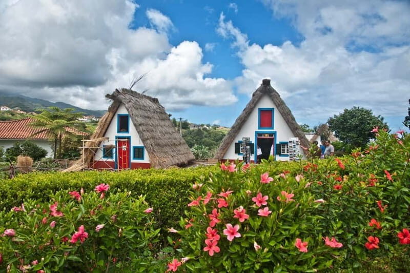 MADEIRA TOUR- SANTANA EAST TOUR STRAW THATCHED ROOFED HOUSES - Faial: A Picturesque Stop
