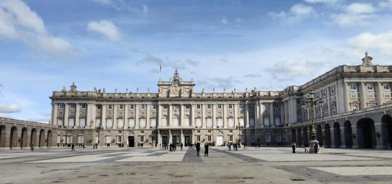 Madrid: Guided tour of the Royal Palace in French - Who Should Consider This Tour?