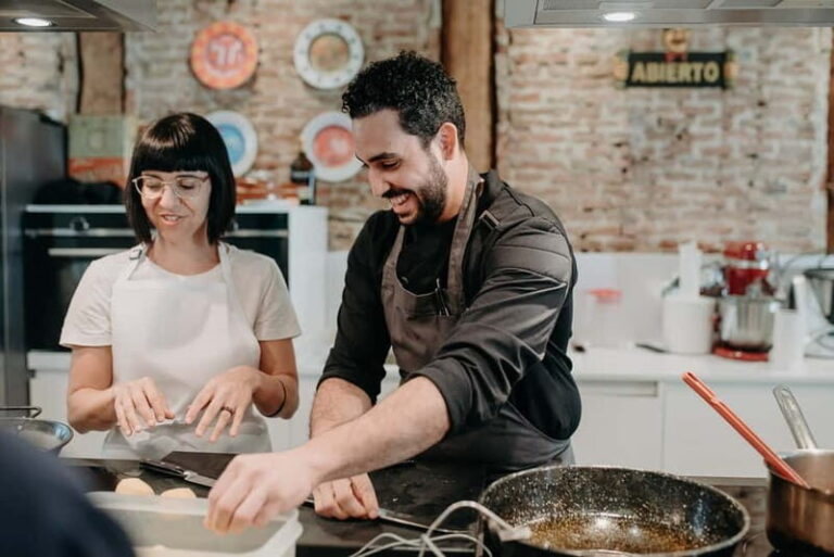Madrid: Paella & Tapas Cooking Class and Market Visit - What Makes This Tour Stand Out?