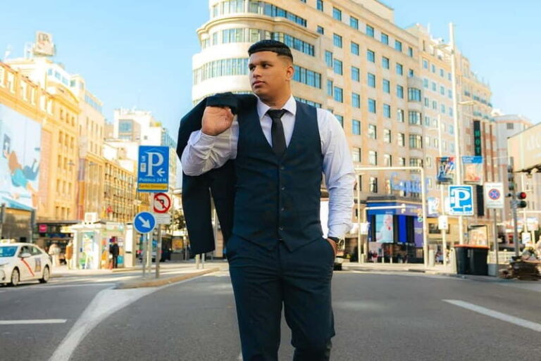 Madrid: Private PhotoShoot with a Professional Photographer - The Itinerary: Walking Through Madrid’s Famous Sights
