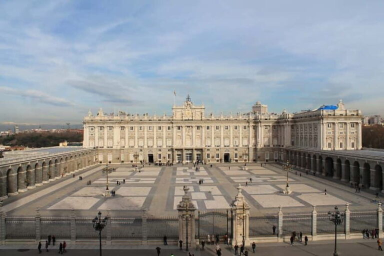 Madrid: Royal Palace Private Tour with Tickets - The Itinerary Breakdown