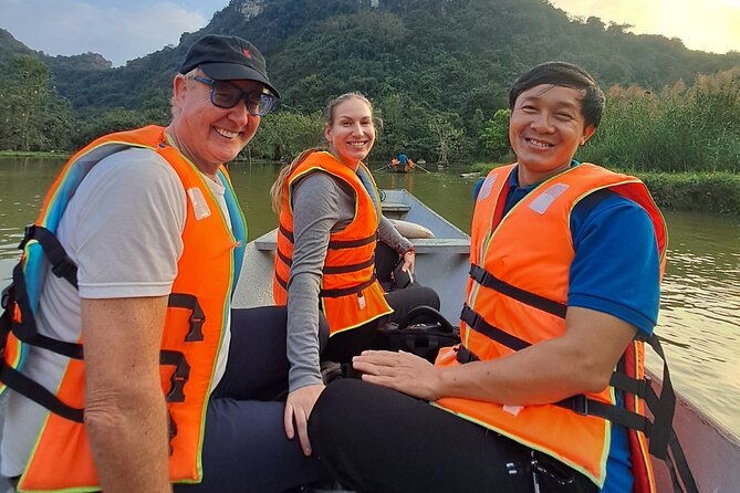 Majestic Ninh Binh Discovery: Mua Cave & Tam Coc private tour - Key Points  