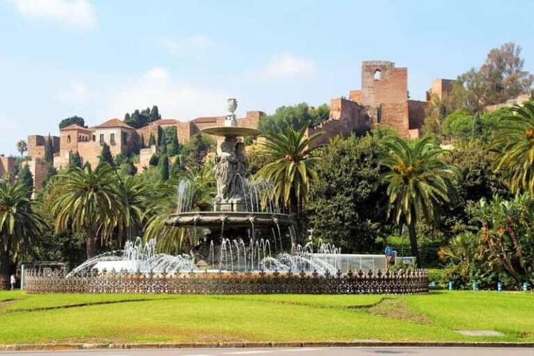 Málaga: 2.5-Hour Private Walking Tour - Customization and Flexibility