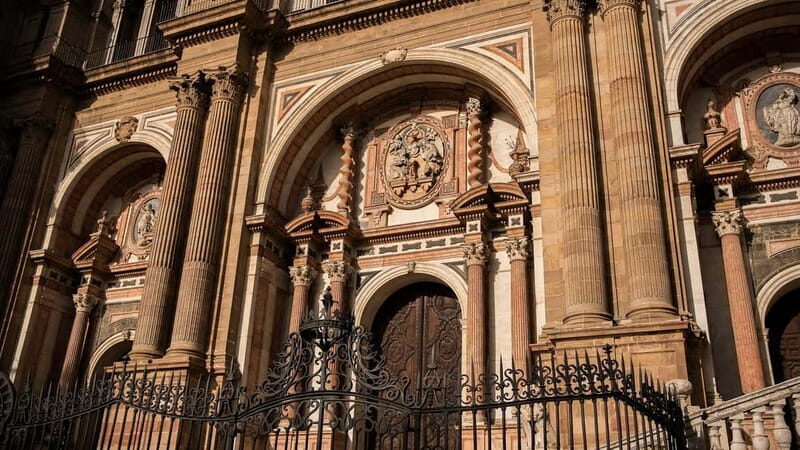 Málaga: 2-Hour Historical Center & Cathedral Tour - What the Guides Do Well