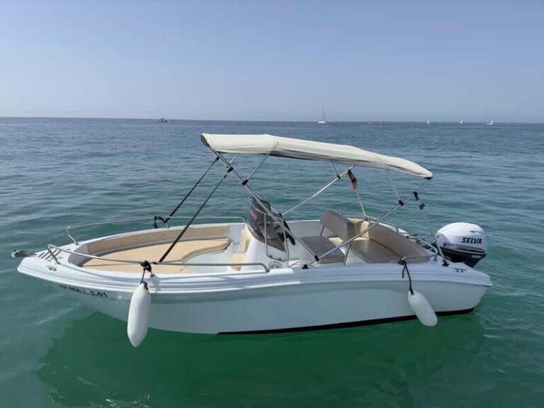 Malaga: Boat rentals without a license - Practical Details and Considerations