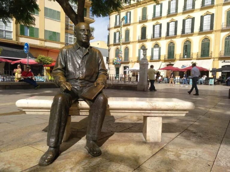 Malaga: old town walking tour & flamenco show - Exploring Malaga’s Old Town on Foot