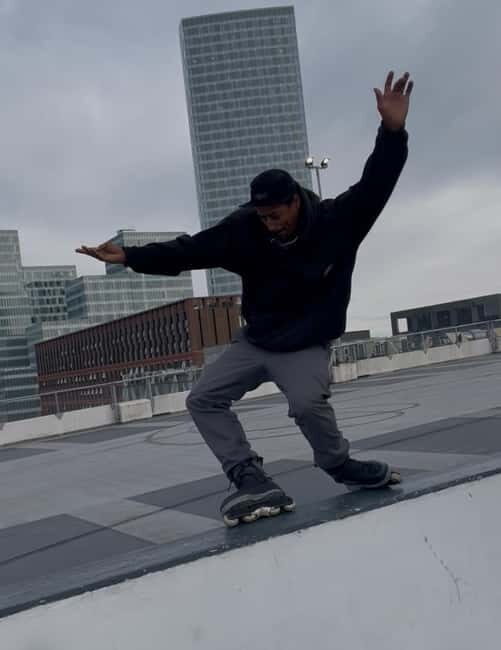 Malaga: Private Roller Skating Class or City Tour on Skates - What to Expect from the Class or Tour