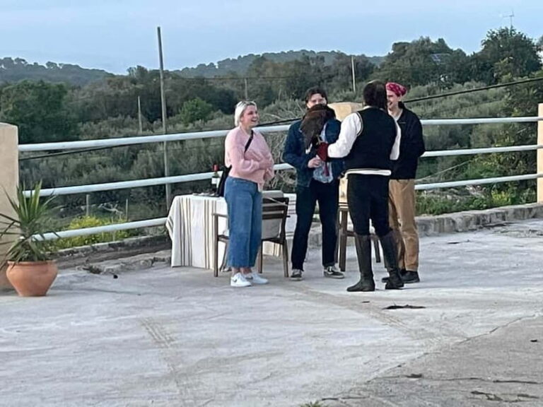 Mallorca: Sunset excursion, horse show, and falconry. - Practical Details and Tips