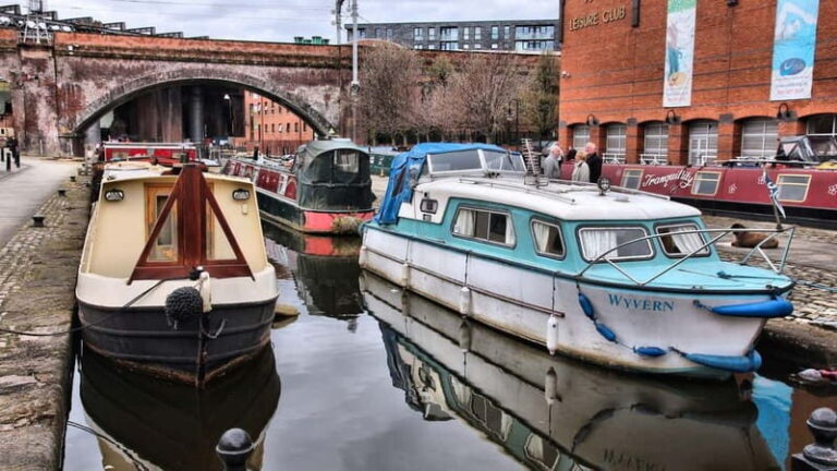 Manchester: Highlights & Hidden Gems Private Walking Tour - A Walk Through Manchester’s Heart