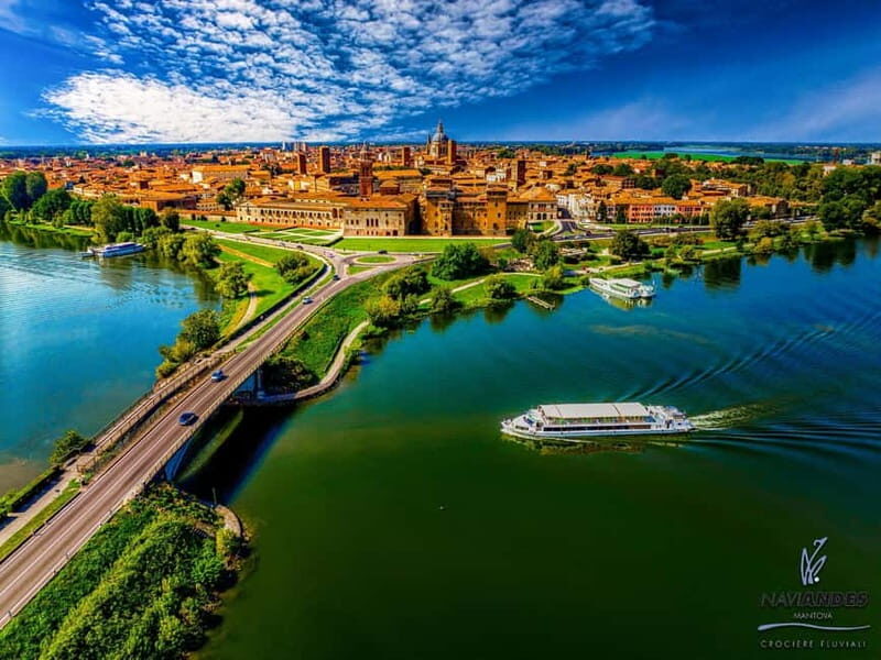 Mantua: Panoramic city navigation + protected oasis + guide on board - What to Expect & Practical Details